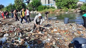 DLH Aceh Selatan Lakukan Gerakan Gorong Sampah