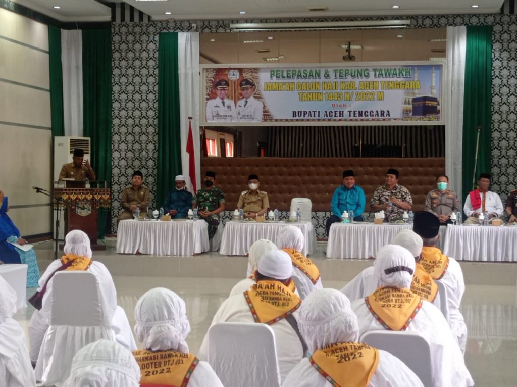 Bupati Aceh Tenggara Lepas Calon Jamaah Haji