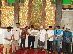 Pj Bupati Aceh Jaya Salurkan Dana CSR Bank Aceh untuk Dayah
