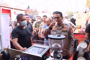 Temu Bisnis PDN di Bali, Aslog Polri Minum Kopi di Stand Polda Aceh