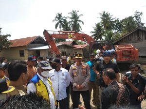 Didampingi Wakapolres, Menteri PUPR Tinjau Lokasi Banjir Aceh Utara