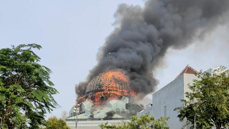 Masjid Islamic Centre Jakarta Terbakar, Api Diduga Akibat Renovasi Kubah