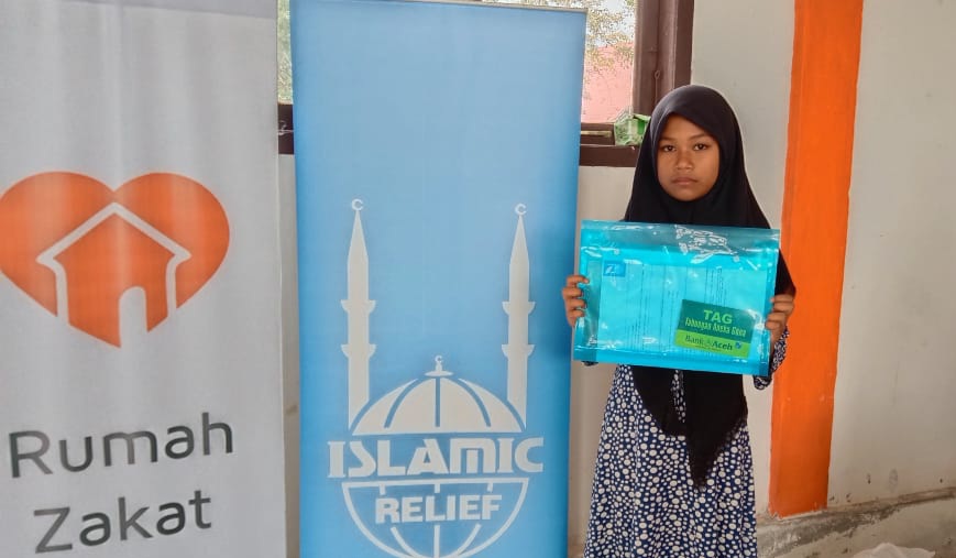 Islamic Relief Indonesia Salurkan Beasiswa Sponsorship Anak Yatim