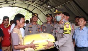 Polres Aceh Singkil Salurkan Bantuan Kepada Korban Kebakaran