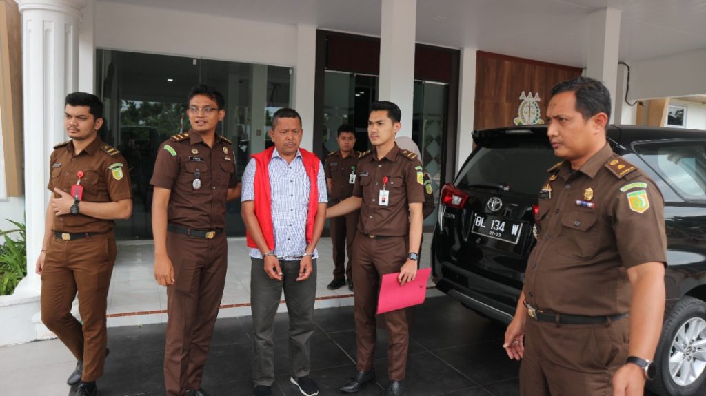 Diduga Mark Up Pembelian Tawas, Karyawan BUMD Tirta Daroy Ditahan Kejari Aceh Jaya