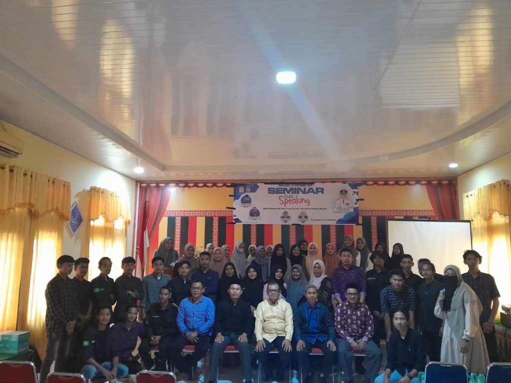 Asisten I Setdakab Aceh Jaya, Buka Seminar Publik Speaking Ipelmaja Meulaboh
