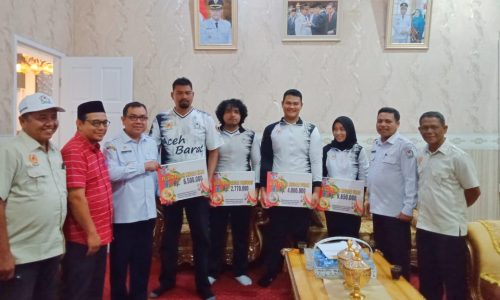 Atlet PORA Aceh Barat, Terima Bonus Hadiah Rp300 Juta Dari Pemkab