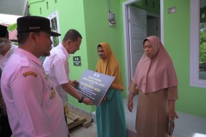 Kunker Aceh Jaya, Pj Gubernur Achmad Marzuki Serahkan Bantuan