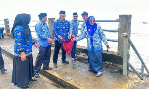 Hut Kopri Ke-52, Sekda Aceh Jaya Dan ASN Lakukan Bersih-Bersih Sampah