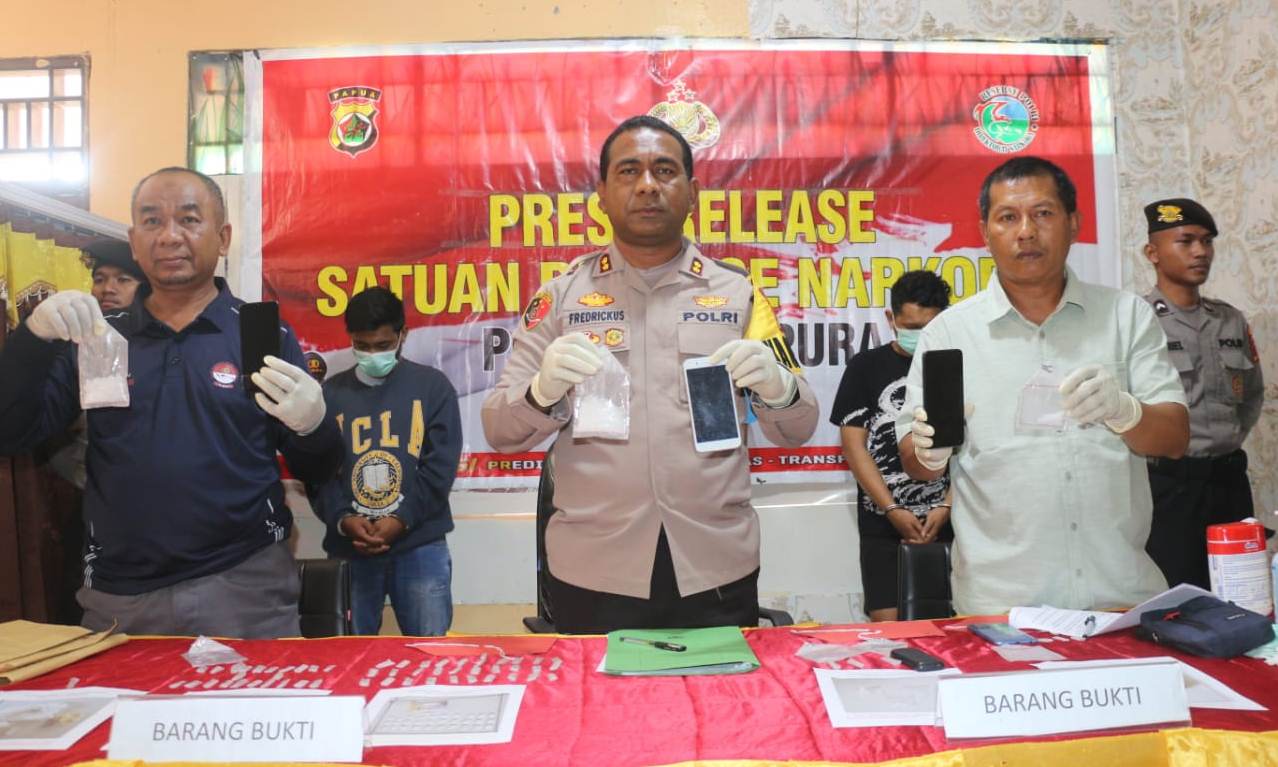 Puhan Paket Sabu Bersama Tiga Orang Diduga Tersangka Diringkus Satuan Reserse Narkoba Polres Jayapura