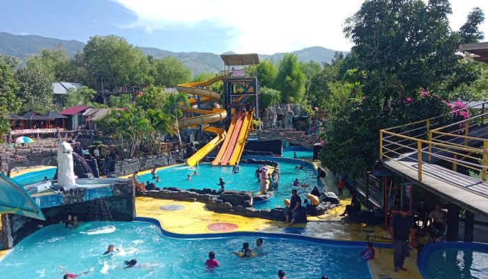 Foto: Kolam favorit anak-anak dan dewasa berenang. (Dok IndonesiaGlobal)