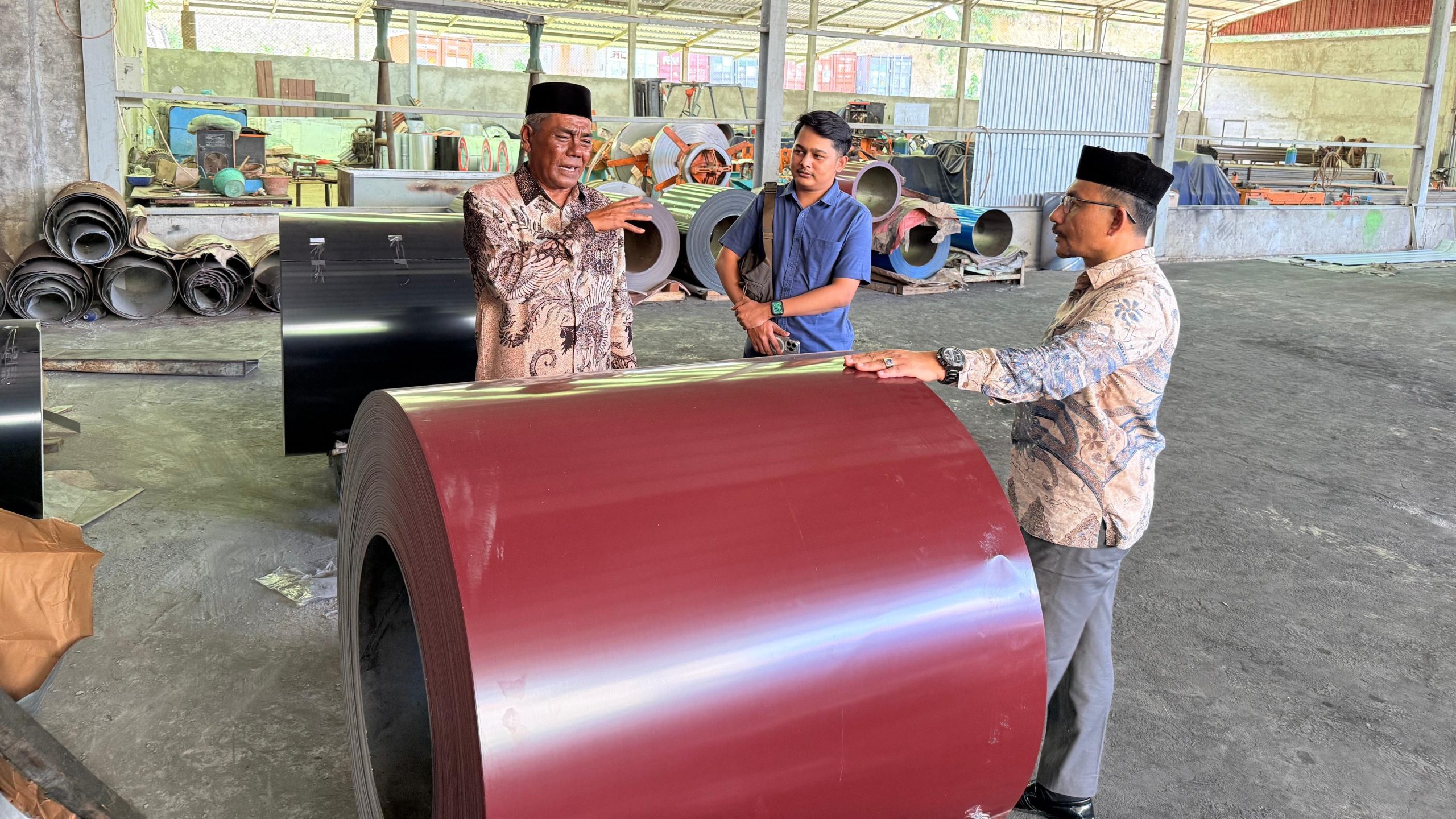 Haji Uma Kunjungi Pabrik Khamarama Trust di Lhokseumawe, Apresiasi Industri Lokal Penggerak Ekonomi Aceh