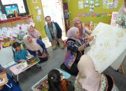 Bunda PAUD Jakarta Utara Ajak Anak-anak Cintai Budaya dengan Gemar Membatik